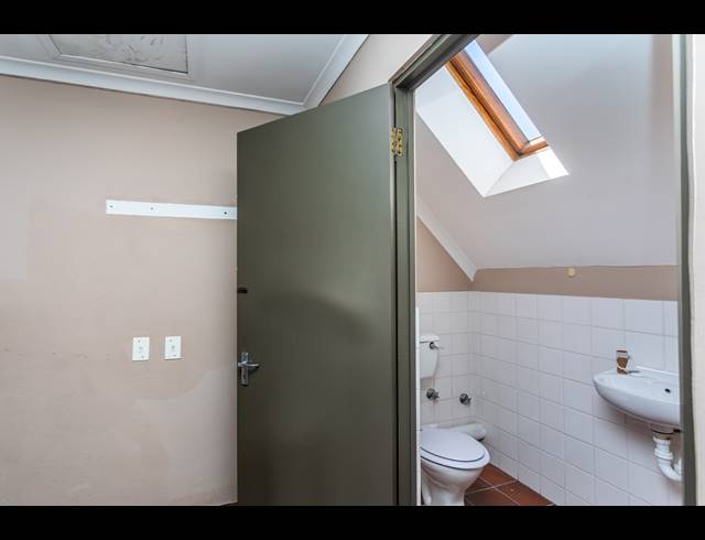 BEDROOM SECTIONAL TITLE FOR SALE IN GOODWOOD CENTRAL